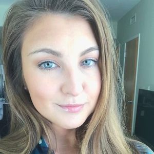 Meet your Posher, Angelika